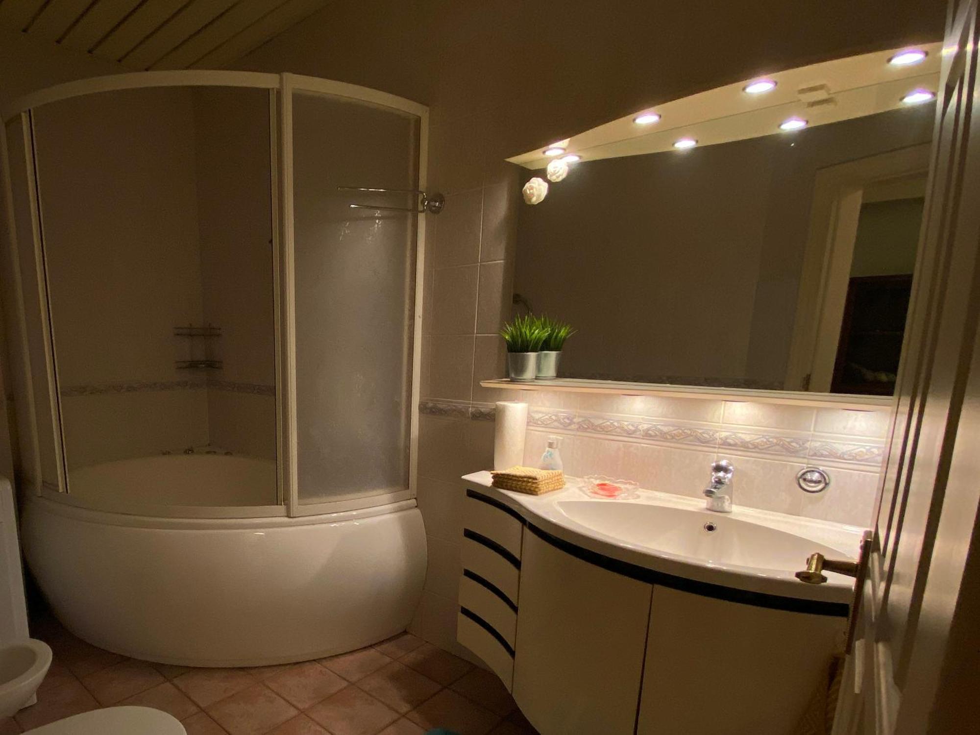 Alunana Lux Jakuzzi Apart, Facade Is Under Renovation, In Riga Art Nouveau Area, Self Check-In Экстерьер фото